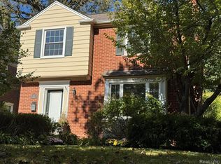 17 Amherst Rd, Pleasant Ridge, MI 48069