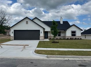 608 N Mill St, Weatherford, TX 76086
