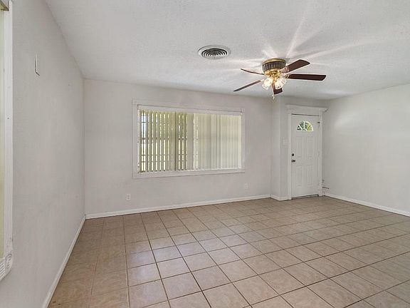 3rd image of 2031 Gus St