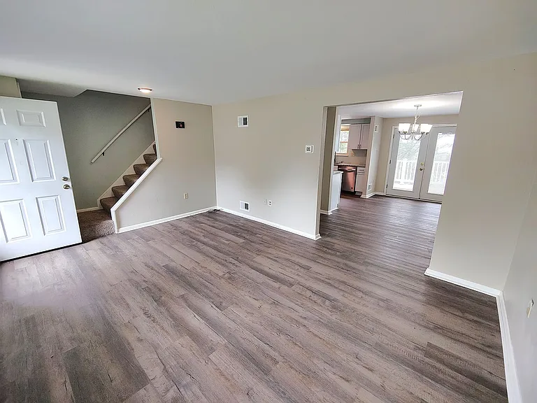 1704 Anna Ave — Photo 5