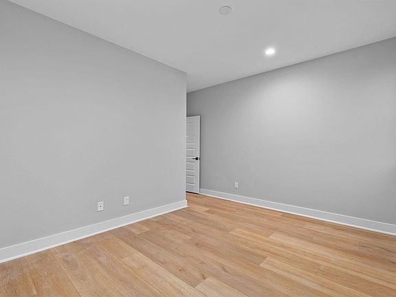 2nd image of 4210 McKinley St #4210