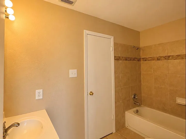 7310 Arista Dr — Photo 7