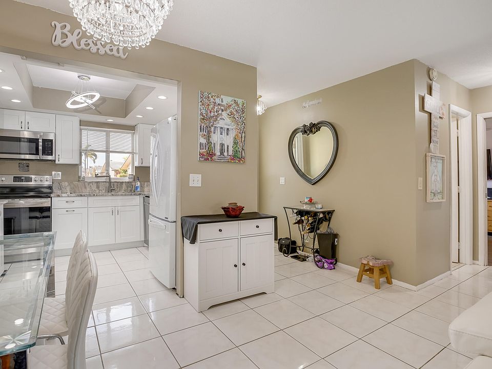 1st image of 5223 Cresthaven Boulevard #D