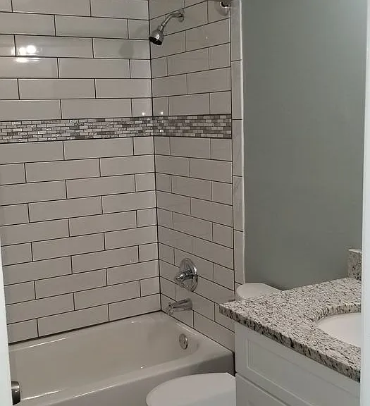 Avondale III Apartments — Photo 44