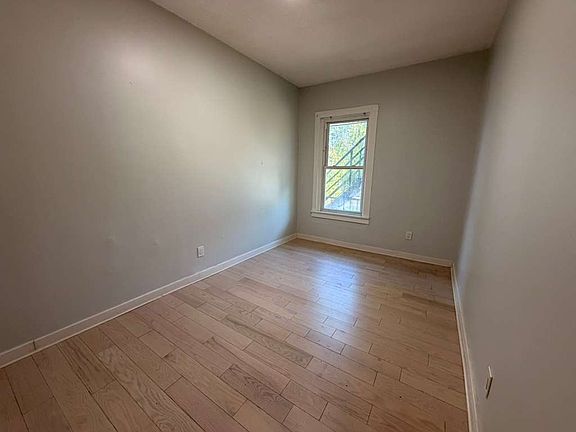 3rd image of 235 Davenport Ave #2B