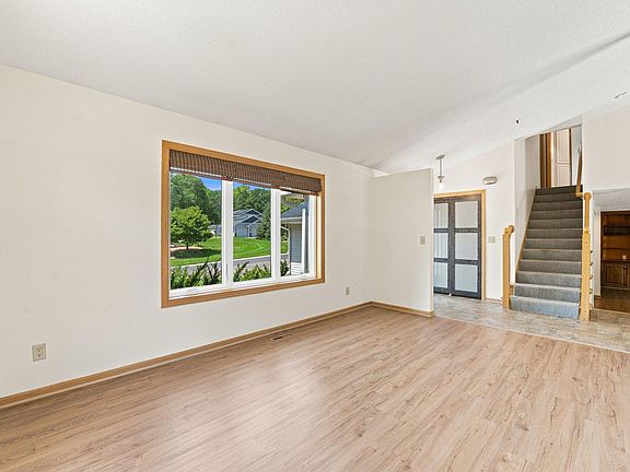 5th image of 3698 Willbrook Ct