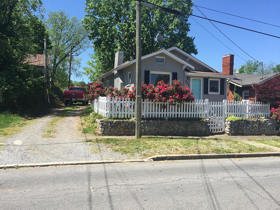1st image of 305 Hillcrest Dr