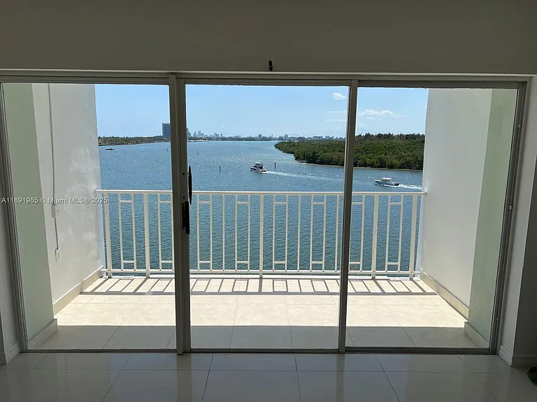 500 Bayview Dr #620 — Photo 19