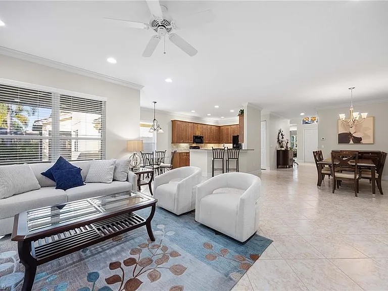 6542 Marbella Dr — Photo 11