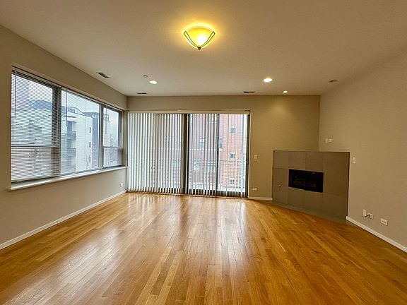 3rd image of 2157 N Damen Ave #201