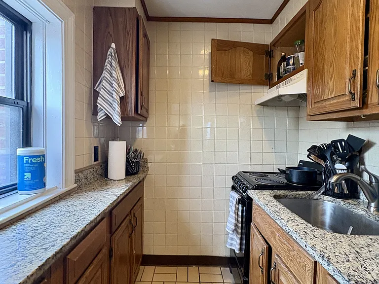 914 Beacon St #4 — Photo 32