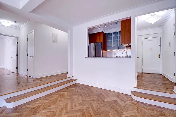 Rented by Urbane Brokerage | media 16