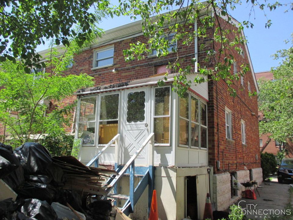 2nd image of 15812 72nd Ave