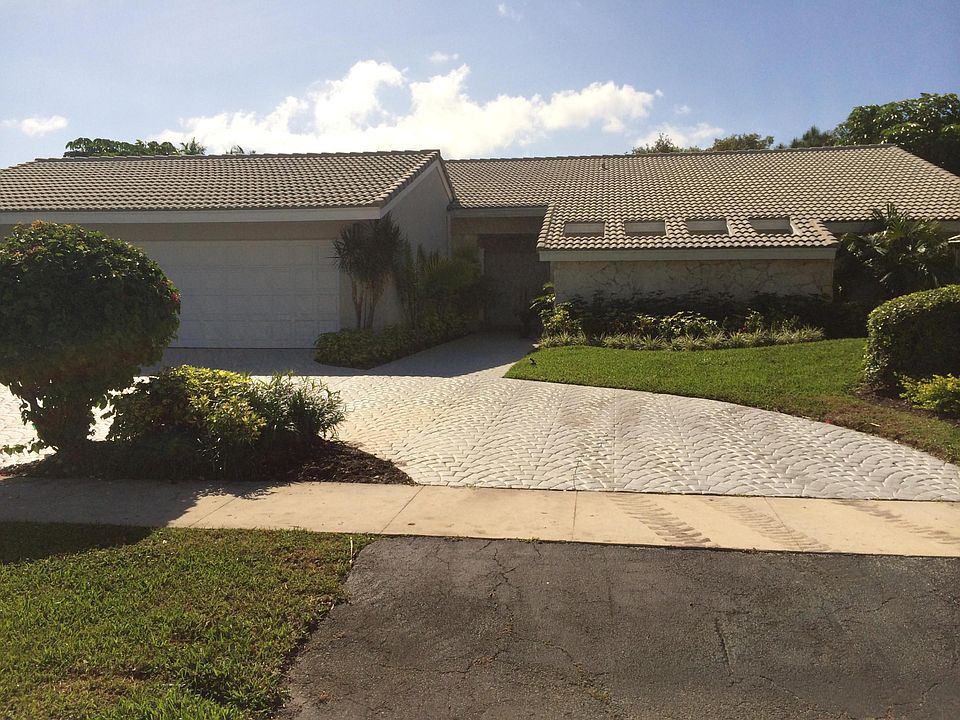 1st image of 4365 White Cedar Drive NE