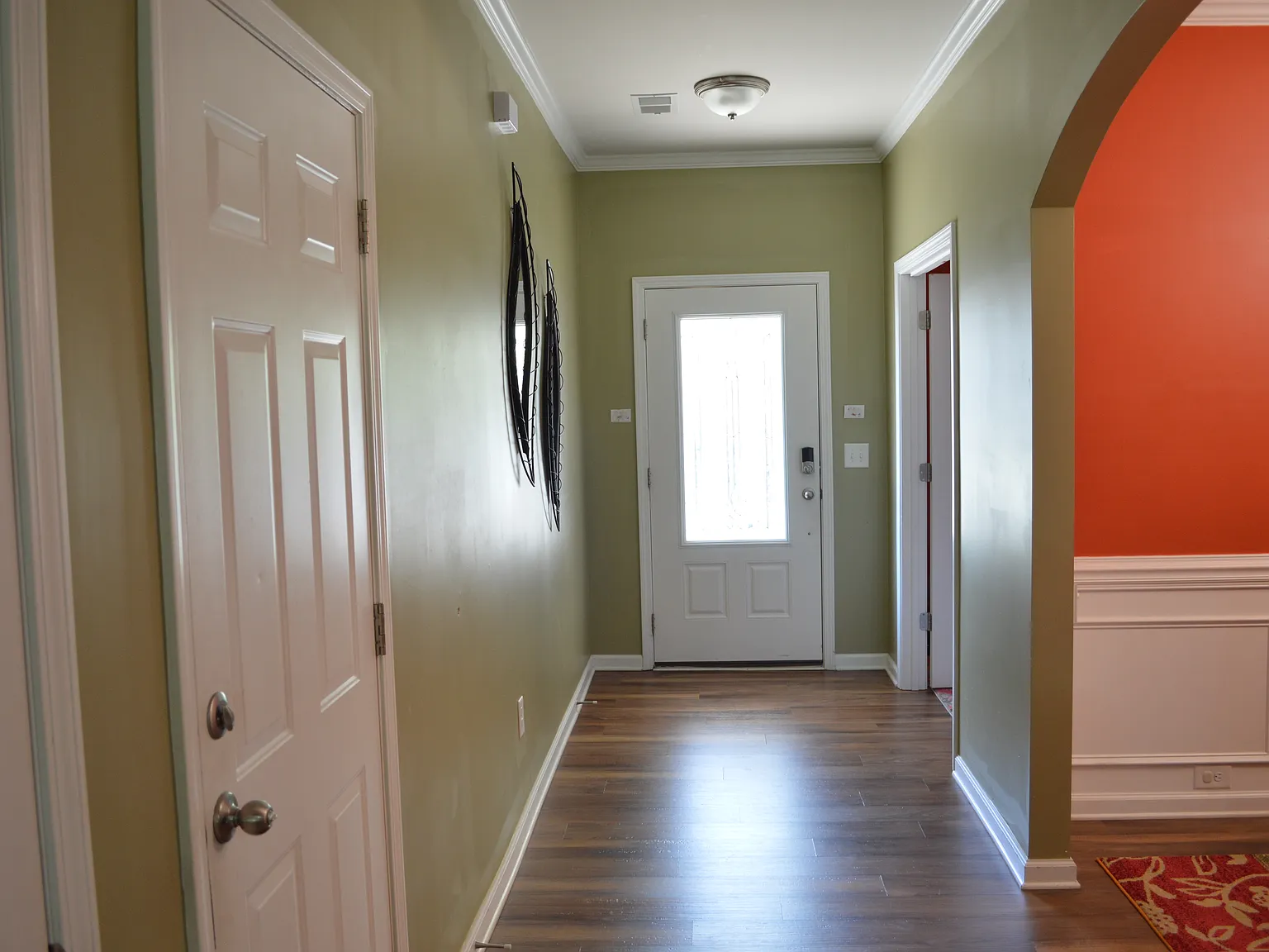 6 bed, 5.5 bath, 4751 sqft, $3,500 — Photo 3