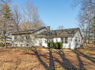 908 Forest Cir, Lafayette, TN 37083