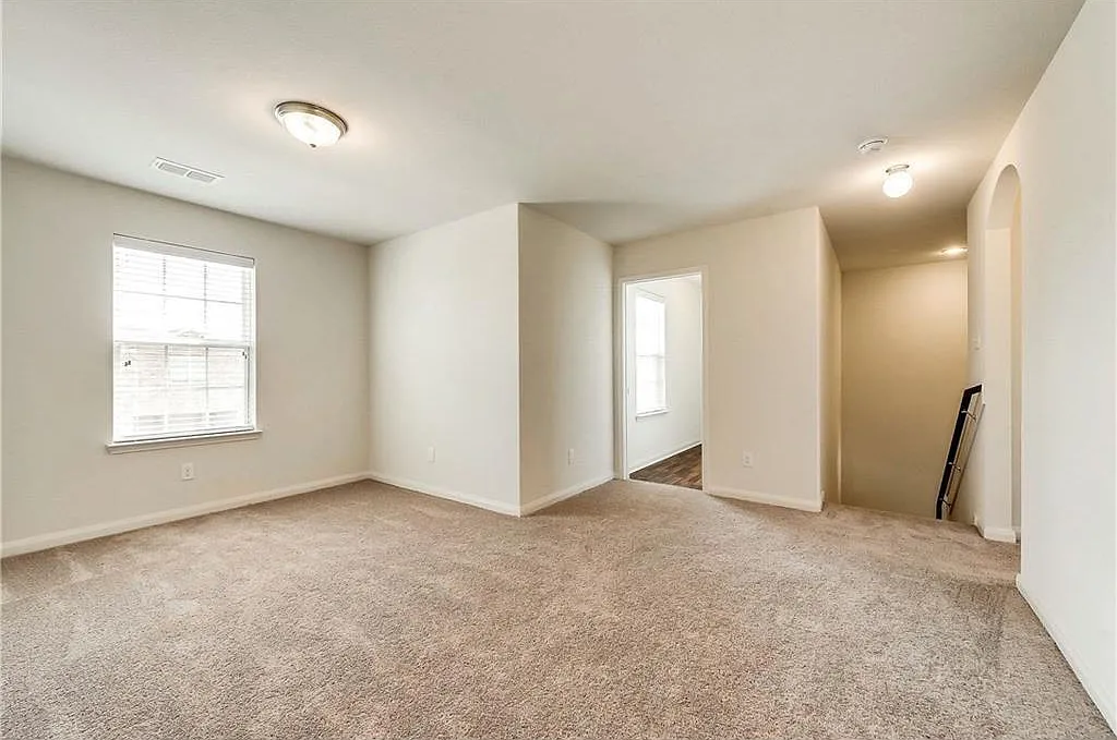 3 bed, 2.5 bath, 2062 sqft, $1,900 — Photo 1