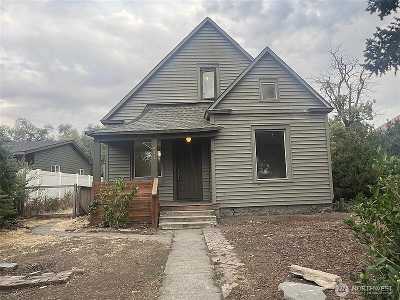 2nd image of 1920 E 1st Avenue