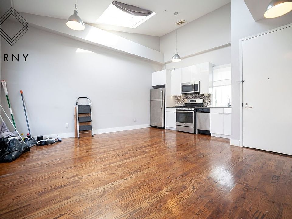 1st image of 911 Broadway Suite 1