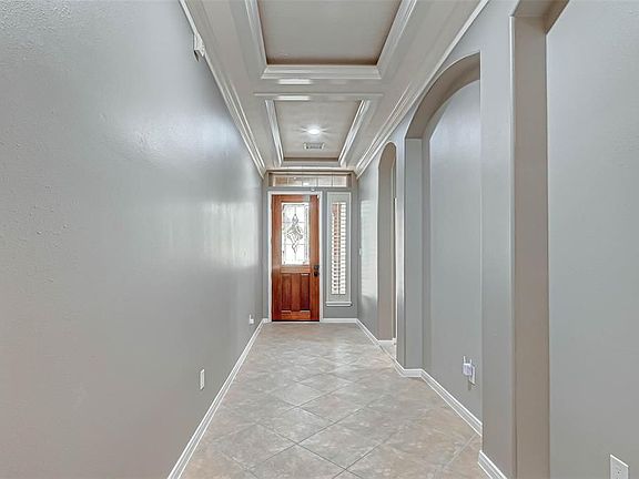 3rd image of 2207 Fenton Rock Ln