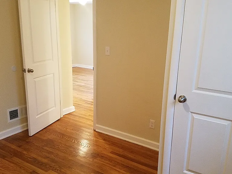 405 Hillside Ave — Photo 16