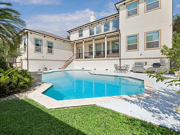 2nd image of 9622 Cedarhurst Dr