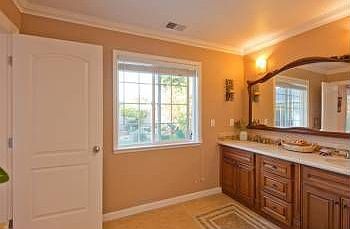 2nd image of 744 Lois Ave