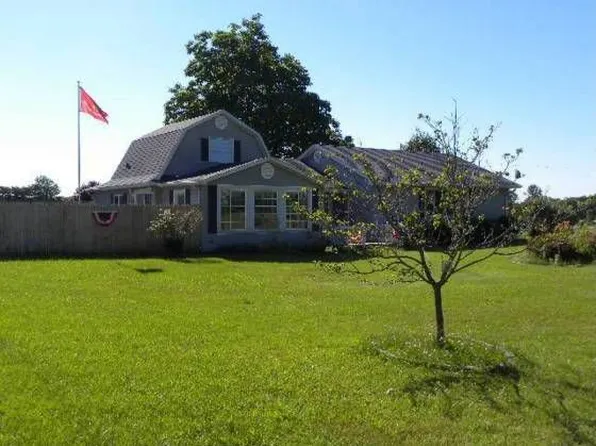 51527 Leach Rd, Dowagiac, MI 49047