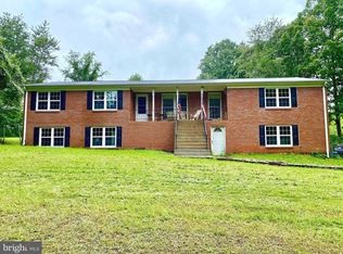 221 Tacketts Mill Rd, Stafford, VA 22556