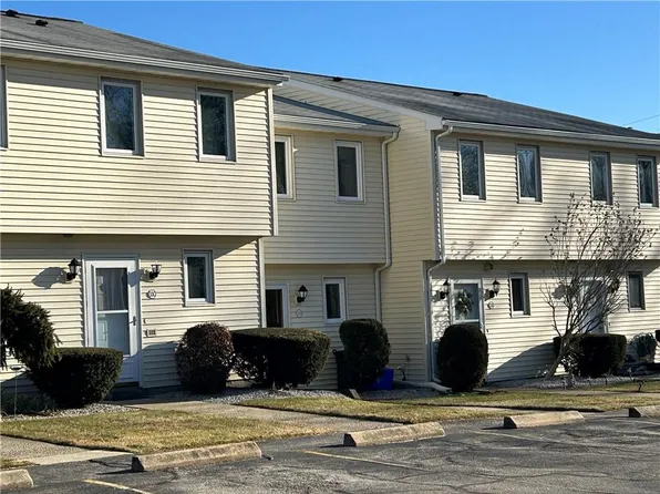 33 Dale Ave APT D, Johnston, RI 02919