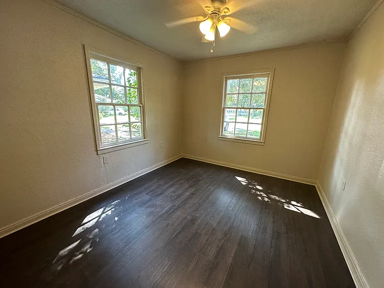 2471 Cherry St — Photo 8