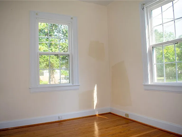 107 Grand Blvd — Photo 6