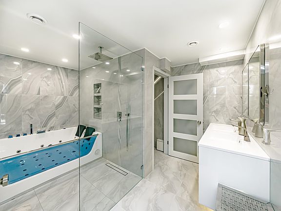5th image of 1386 Lincoln Dr #164