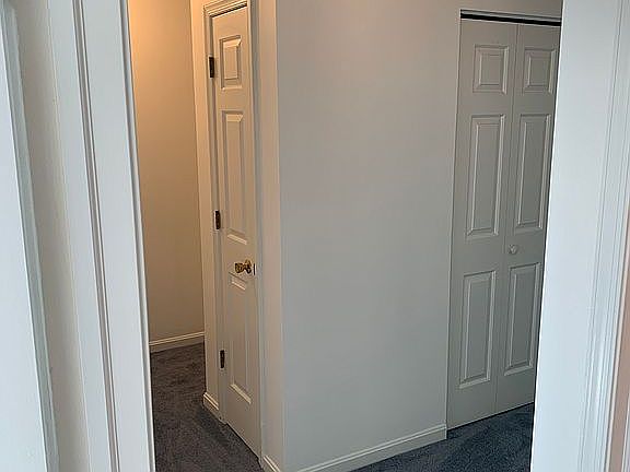 4th image of 205 Westridge Pl N
