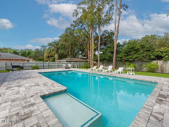 2nd image of 2315 Cheryl Dr