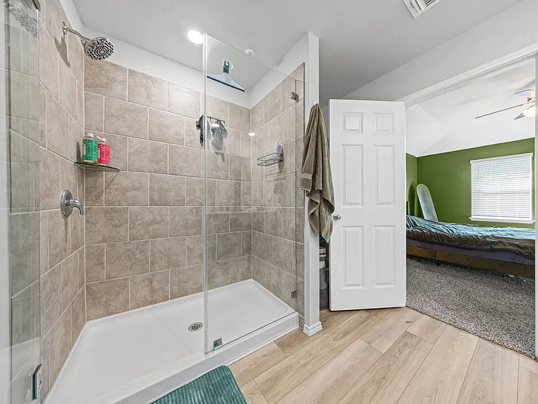 7203 Gilbert Dr — Photo 11