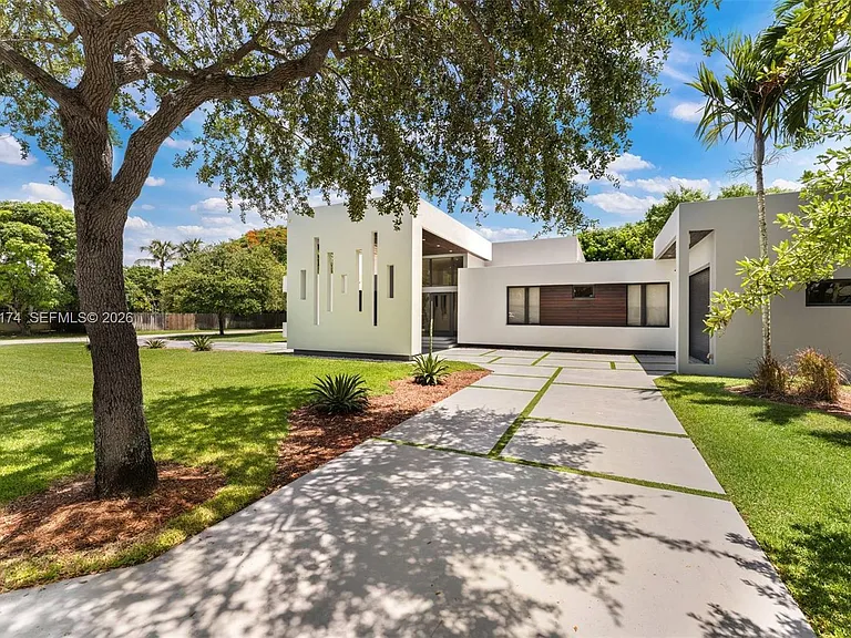 15315 SW 84th Ave — Photo 1