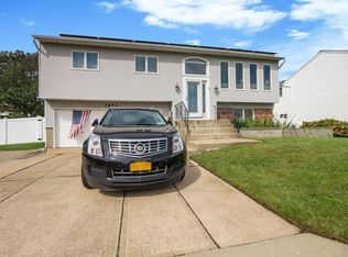 3653 Marinor St, Seaford, NY 11783