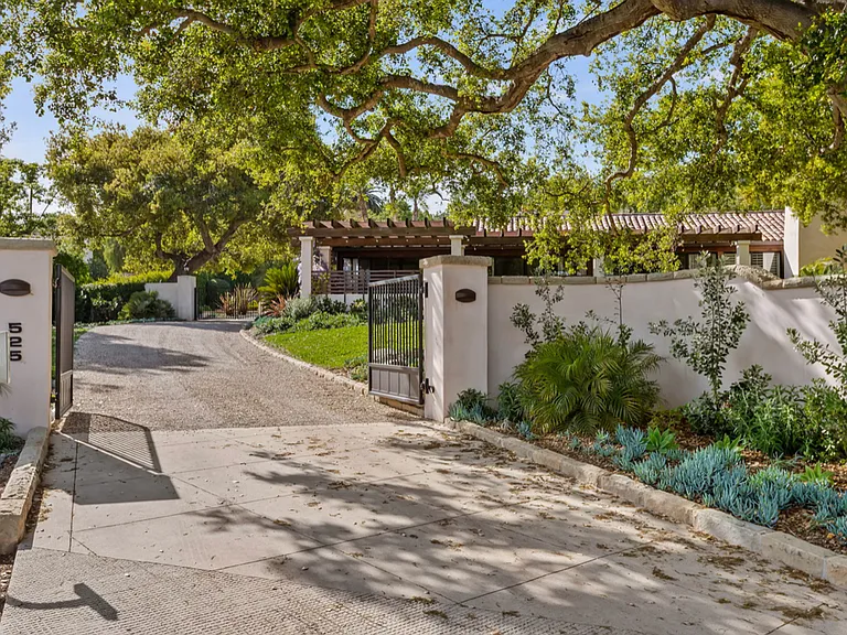 525 Las Palmas Dr — Photo 46
