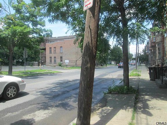 3rd image of 2904 6th Ave