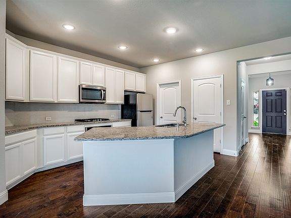 5th image of 3009 Chestnut Ln