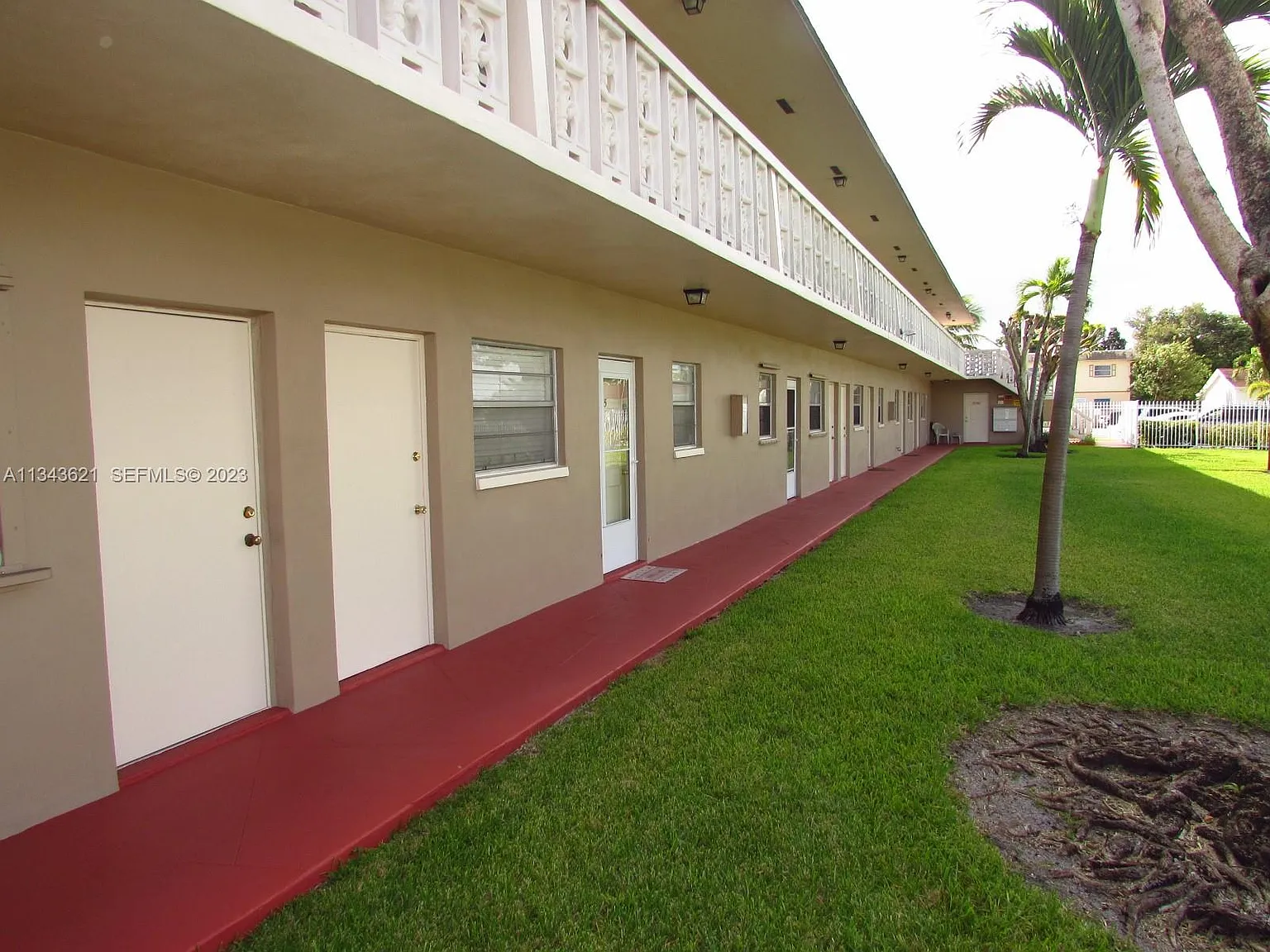 2 bed, 1055 sqft, $2,075 — Photo 4