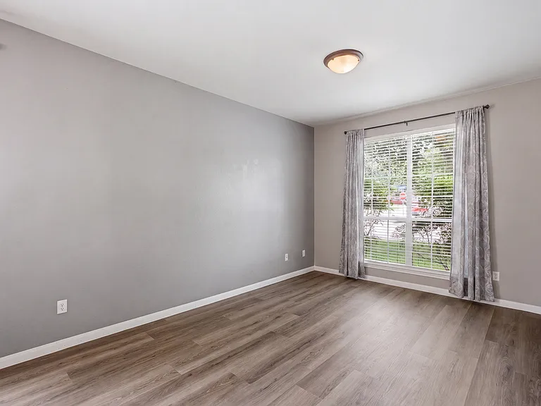 2302 Brookhollow Ter — Photo 18