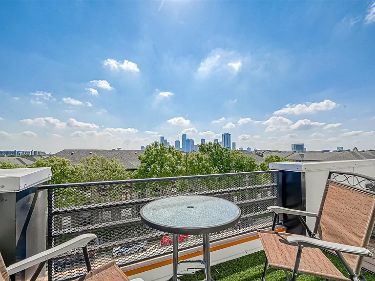 607 Memorial Heights Dr — Photo 41