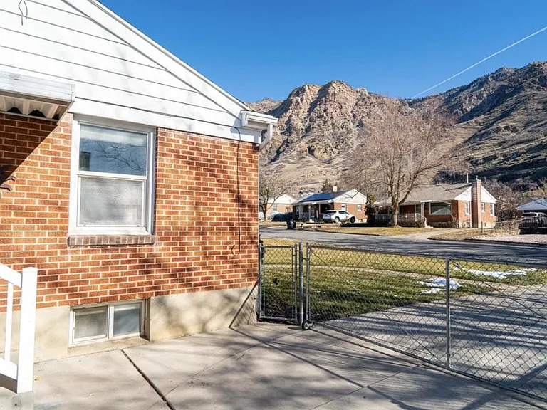 721 Robins Ave — Photo 20