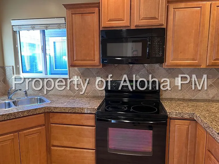 4542 W Brennen St — Photo 7