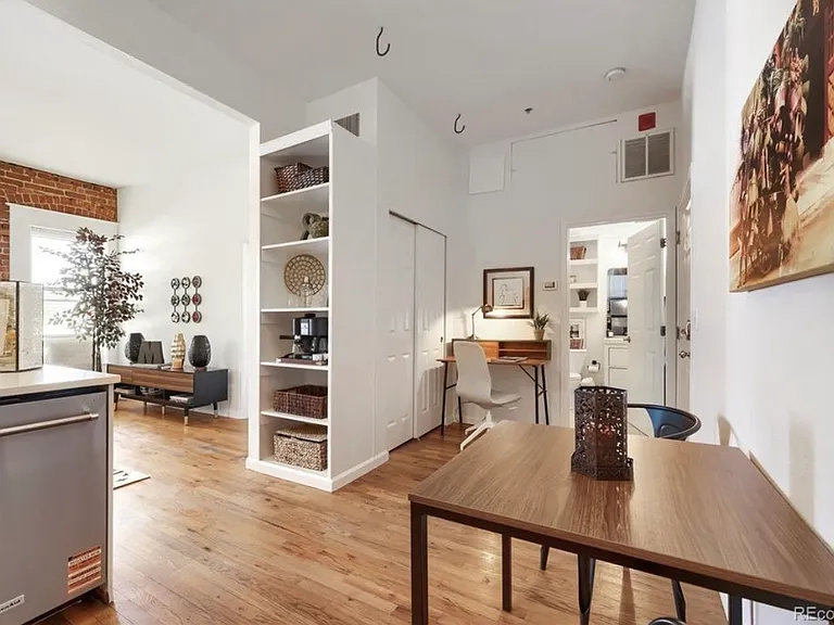 1425 N Washington St #302 — Photo 6