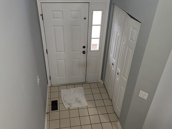 3rd image of 952 Mesa Dr