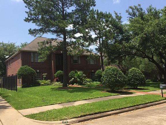 3rd image of 1911 Lakebend Dr