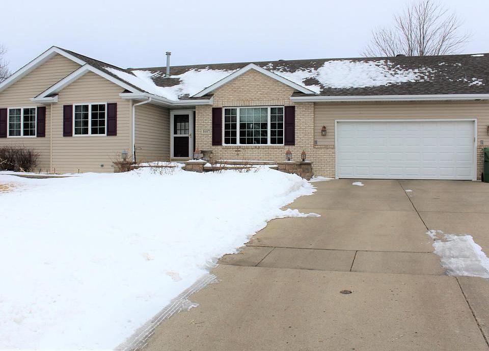 1st image of 1687 Oakwood Dr